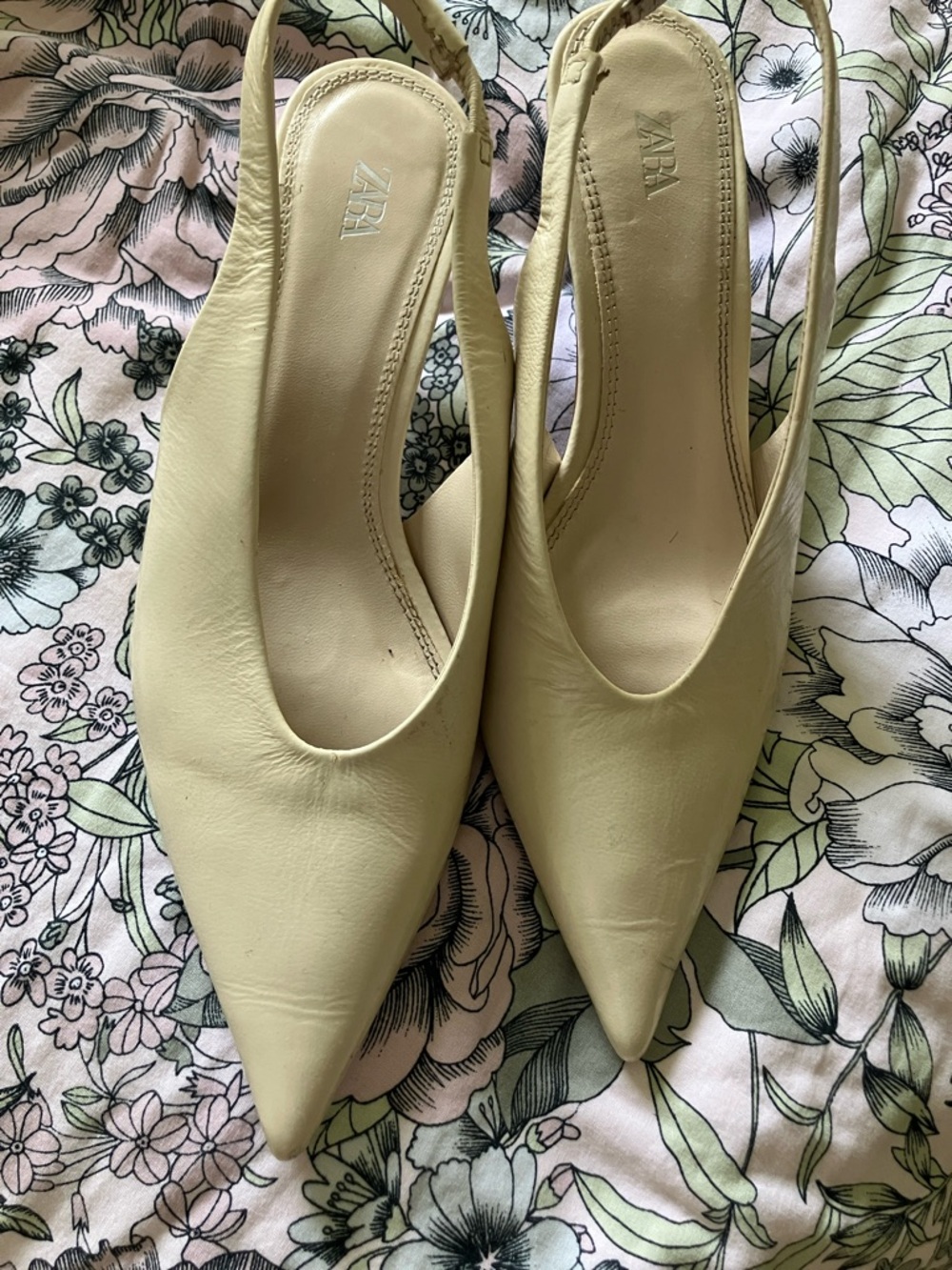 Zara Pale Yellow Pointed Slingback Heels - Picture 2 of 8